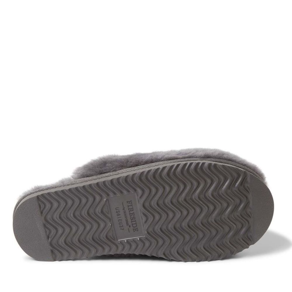 Fireside By Dearfoams Women's Shelly Beach Genuine Shearling Fuzzy Scuff Slipper - Picture 4 of 6